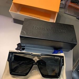 Louie Vuitton cyclone  black